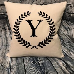 NWT 18 x 18 Letter Y Wreath Throw Pillow